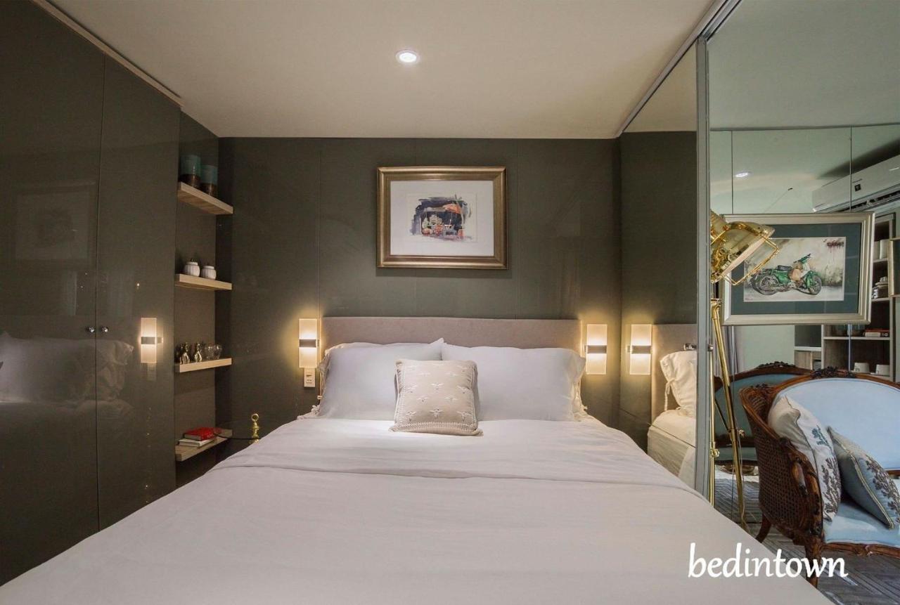 Khách sạn hẻo lánh Bed In Town Saigon *